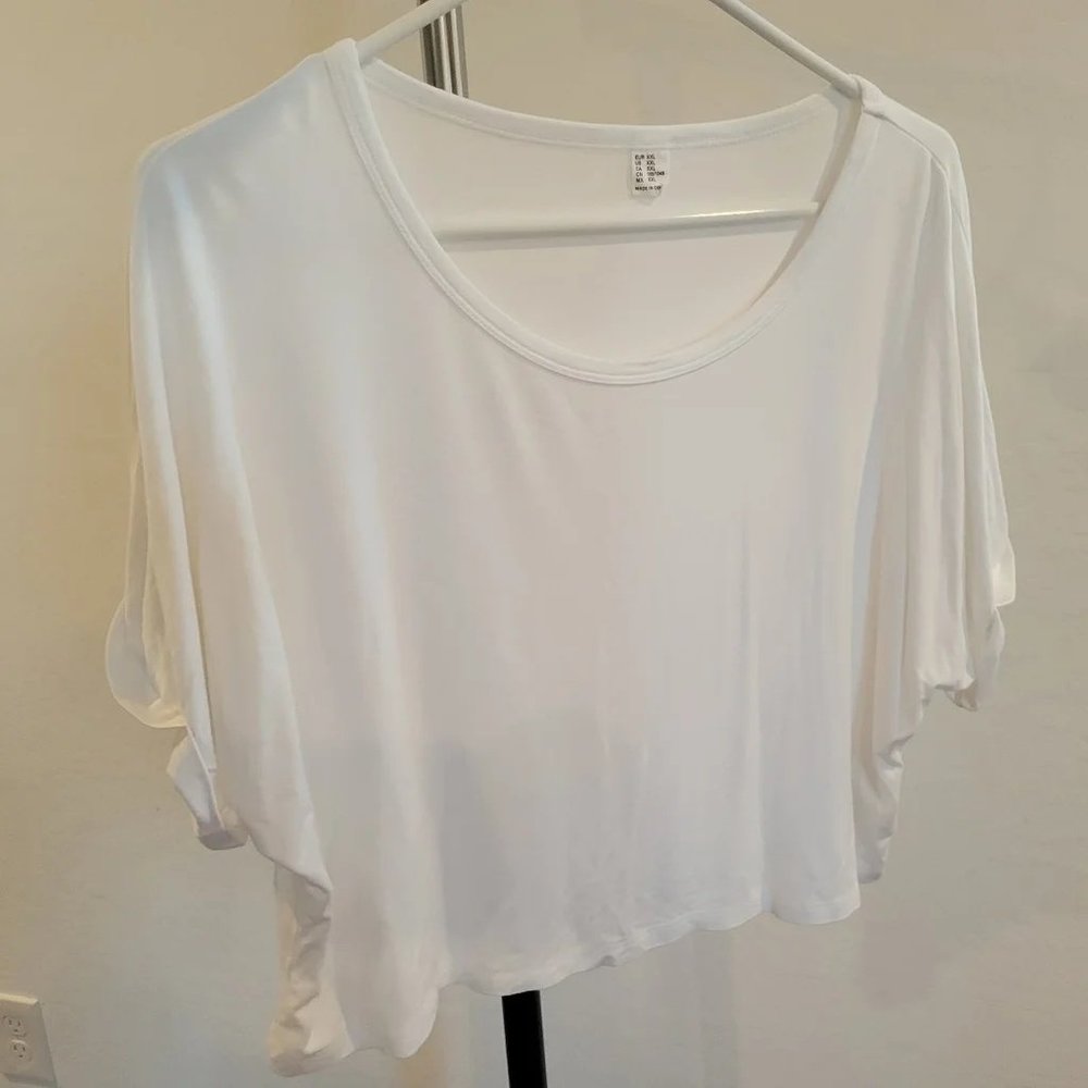 White short sleeves